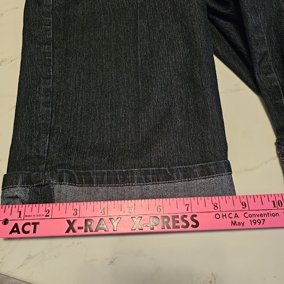 Bandolino Blu Dark Wash Cuffed Bermuda Jean Shorts Size 10 - Picture 9 of 11